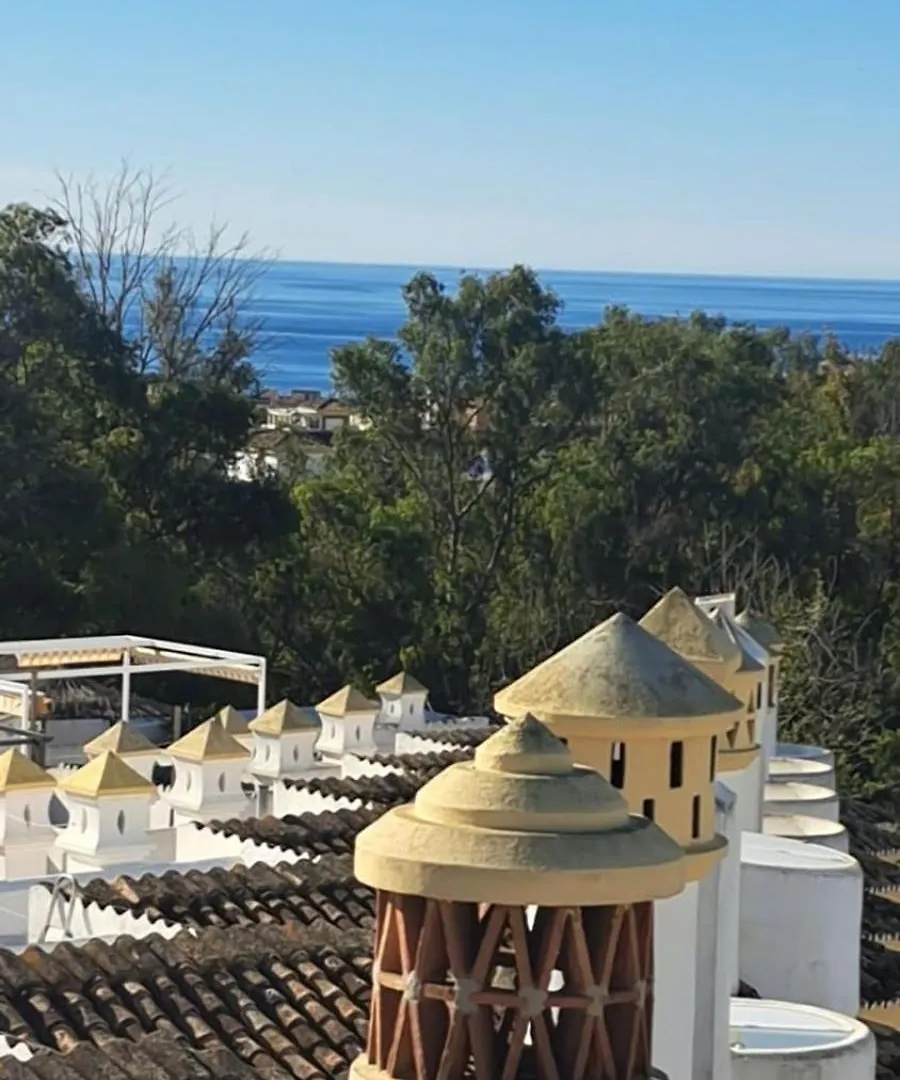 Cozy 2- Bedroom Duplex Penthouse With Rooftop Solarium In Calahonda Sitio de Calahonda 0*,