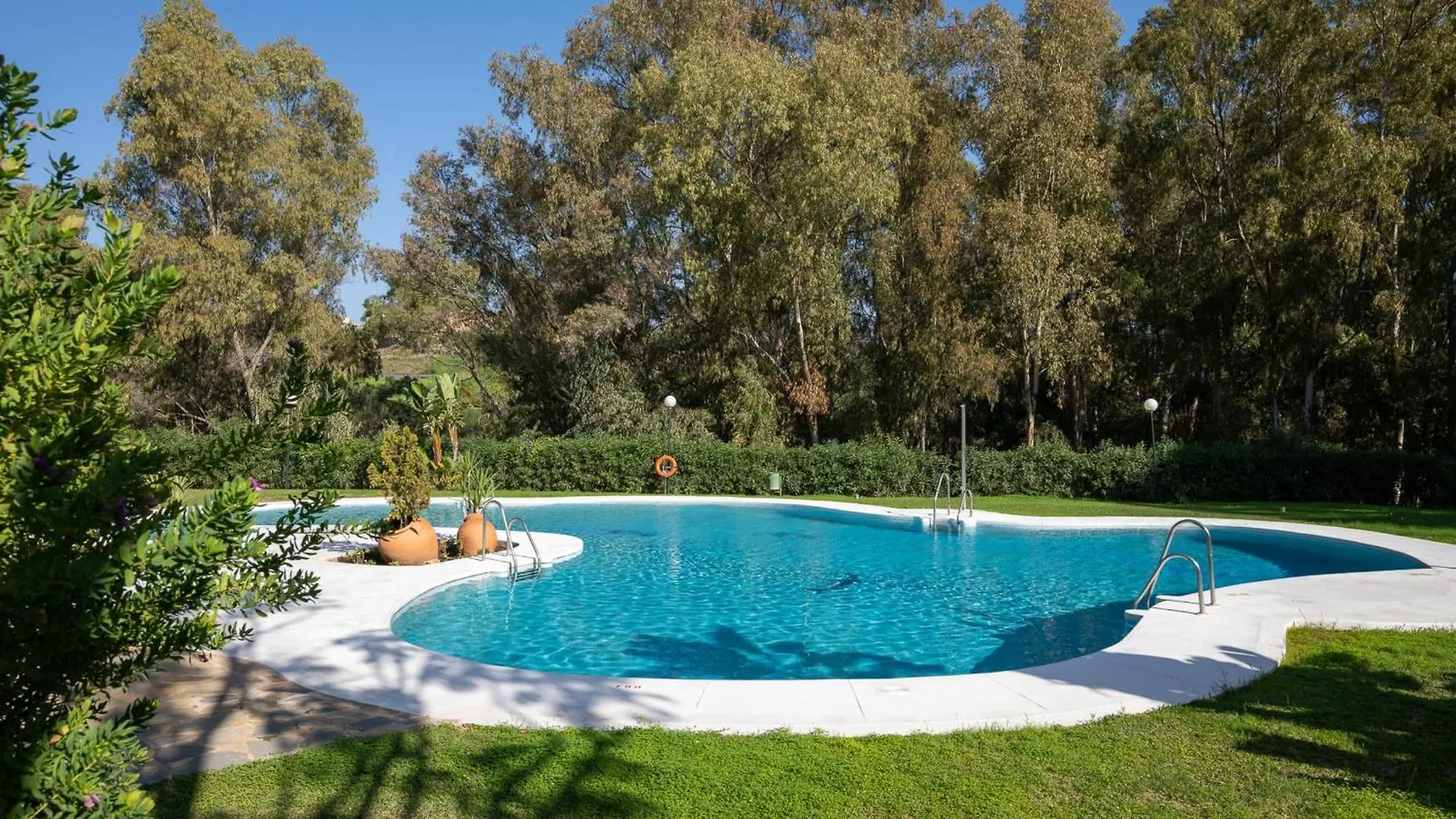 公寓 Cozy 2- Bedroom Duplex Penthouse With Rooftop Solarium In Calahonda Sitio de Calahonda