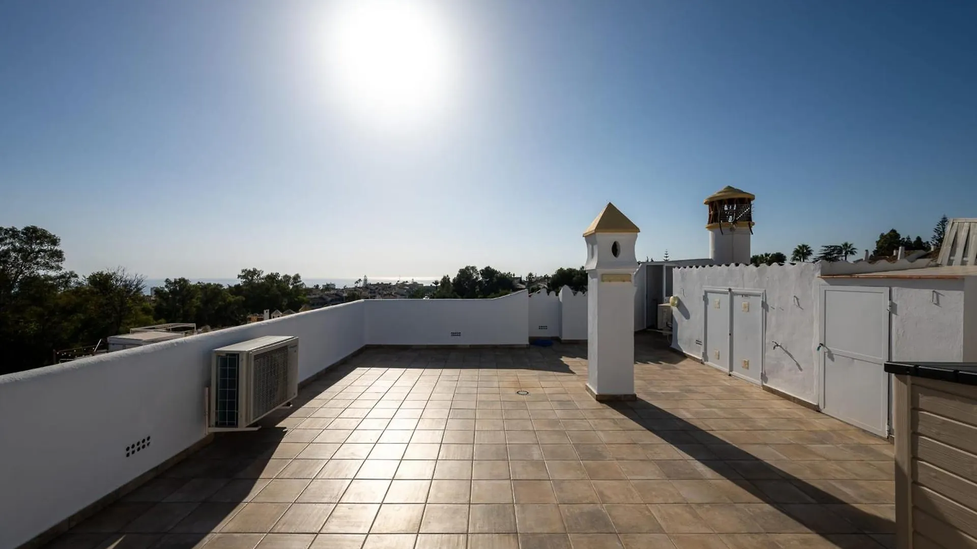 公寓 Cozy 2- Bedroom Duplex Penthouse With Rooftop Solarium In Calahonda Sitio de Calahonda